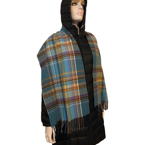 LORD & TAYLOR Fringed Scarf Wrap Shawl Tartan Plaid Large Made in Germany Unisex - Picture 6 of 11